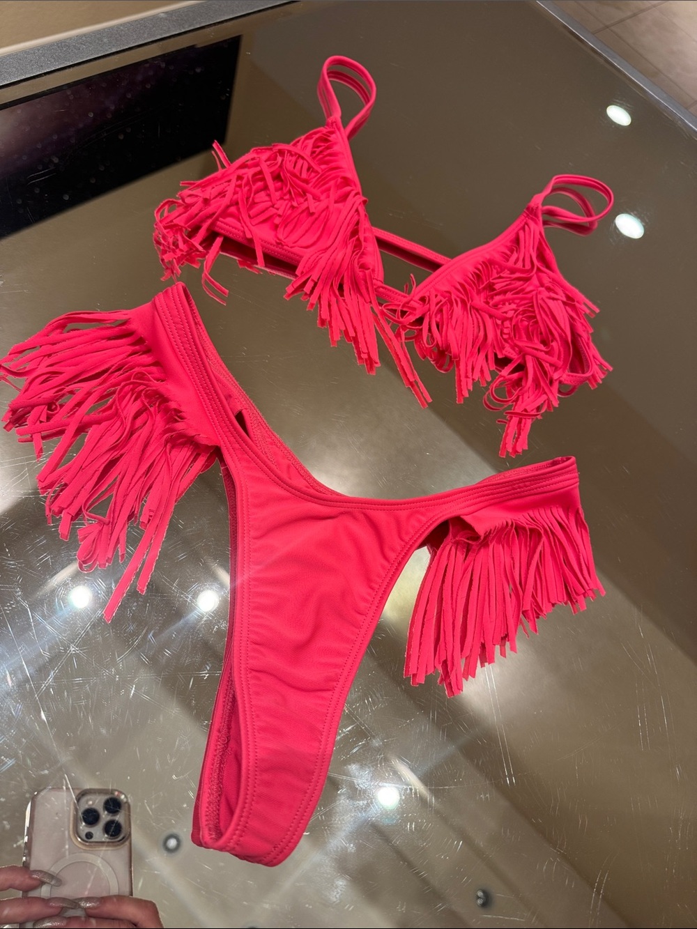Minimale Animale Hot Pink Fringe Thong Bikini